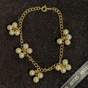 Avon Gold Tone Bracelet with Faux Pearl Clusters